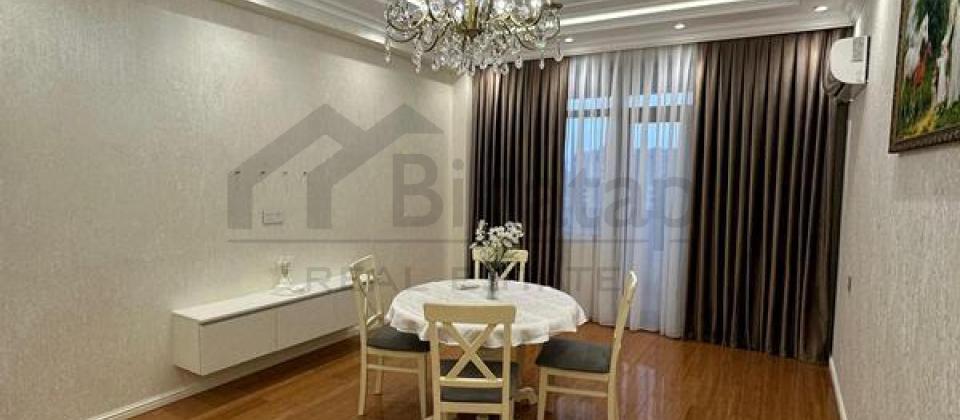 5ci mkrn, Memar Ecemi m/s yaxin 2 otaqli menzil satilir/65 kv.m.