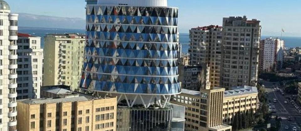 Huseyn Cavid parki ve Elmler Akademiyasi m/s yaninda 4 otaqli menzil satilir/153 kv.m. - 5