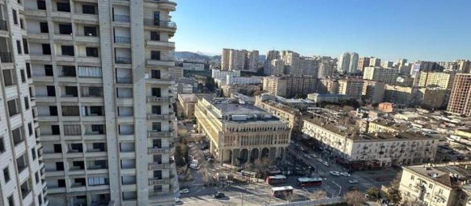 Huseyn Cavid parki ve Elmler Akademiyasi m/s yaninda 4 otaqli menzil satilir/153 kv.m. - 6