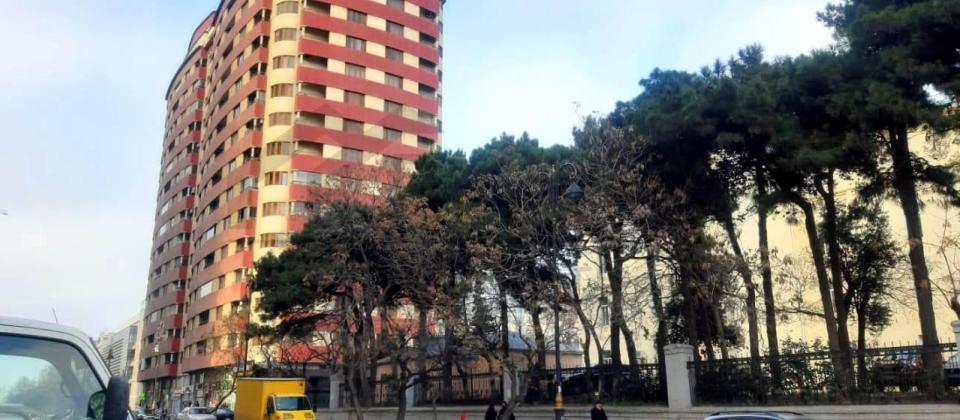 Satılır 4 otaqlı Yeni Tikili 180 m², Nəsimi r. - 2