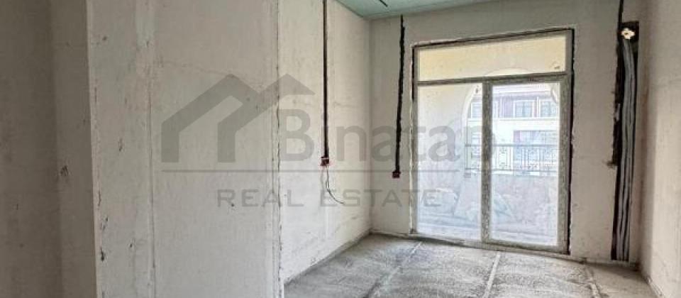 Sherq bazarinin yani, 28 May m/s yaxin tecili 4 otaqli menzil satilir/205 kv.m. - 6