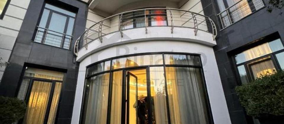 Azadliq Prospekti m/s yaxin mohteshem villa satilir/1500 kv.m. - 2