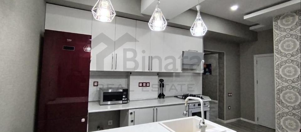 Tibb Universitetinın yanında - 6