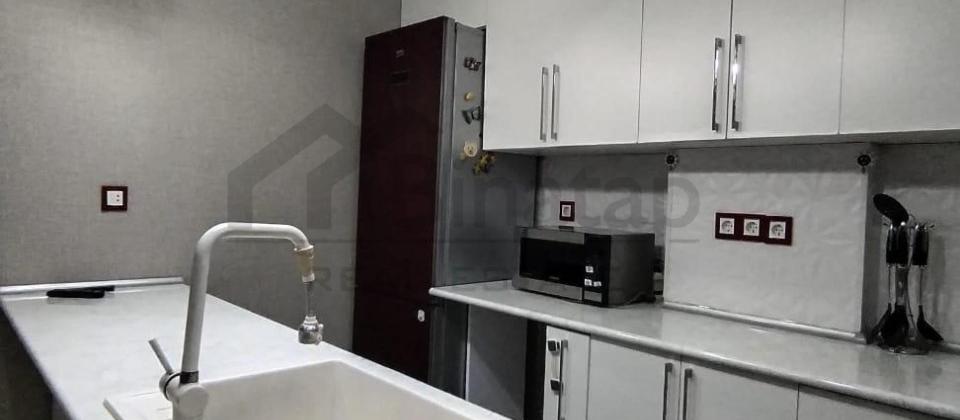 Tibb Universitetinın yanında - 7