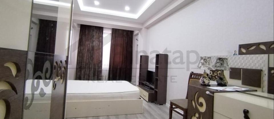 Tibb Universitetinın yanında - 9