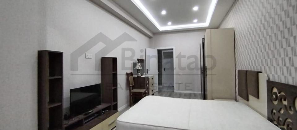 Tibb Universitetinın yanında - 10