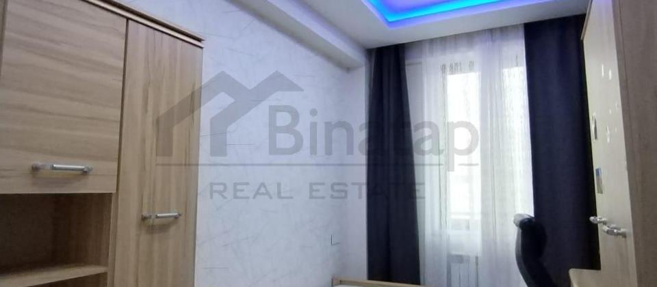 Tibb Universitetinın yanında - 12