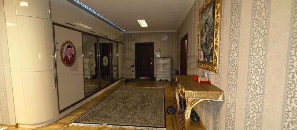 Baki saglamliq merkezinin yanida 4 otaqli menzil satilir/224 kv.m. - 11