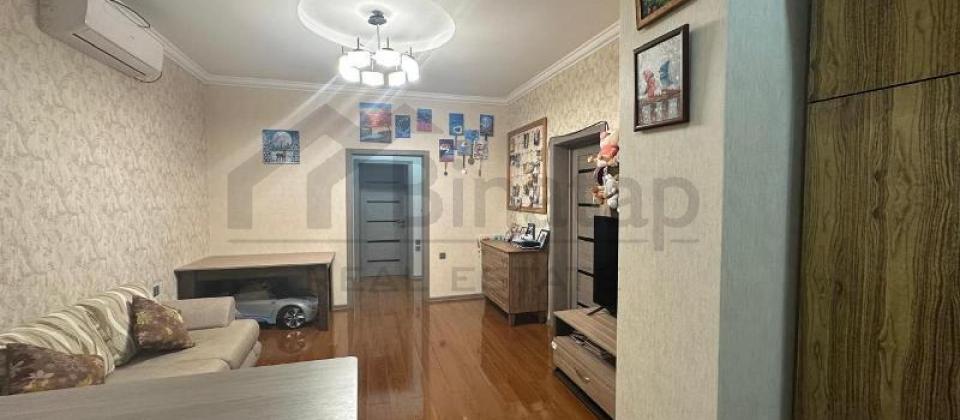 Resulzade qesebesi (Vorovski), Azadliq Prospekti m/s yaxin heyet evi satilir/60 kv.m. - 2