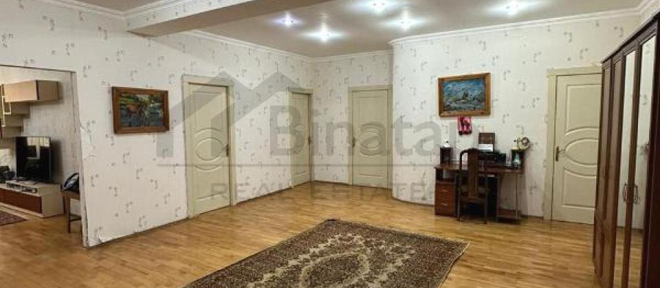 Yashil Ada ushaq bagchasinin yani, 8 Noyabr m/s yaxin 3 otaqli menzil satilir/152.2 kv.m. - 12