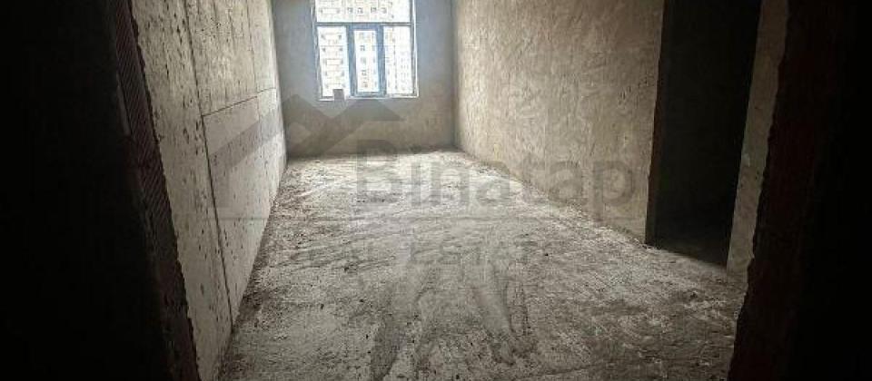 Tefekkur Universitetinin yani, 28 May m/s yaxin 4 otaqli menzil satilir/177 kv.m. - 7