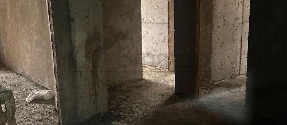 Tefekkur Universitetinin yani, 28 May m/s yaxin 4 otaqli menzil satilir/177 kv.m. - 8