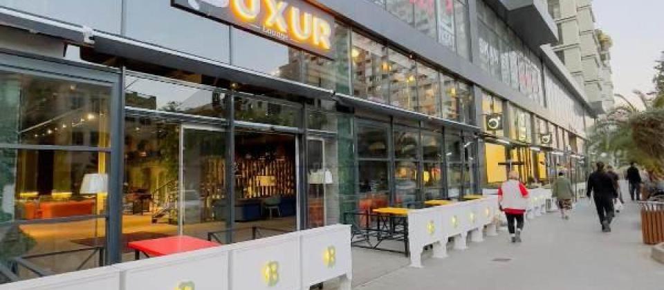 Heyder Eliyev ve Konqress merkezinin yaninda 5 otaqli menzil satilir/215 kv.m. - 2