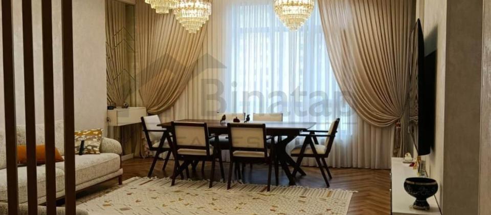 İnshaatchilar m/s ve Yasamal parkina yaxin 3 otaqli menzil satilir/120 kv.m.