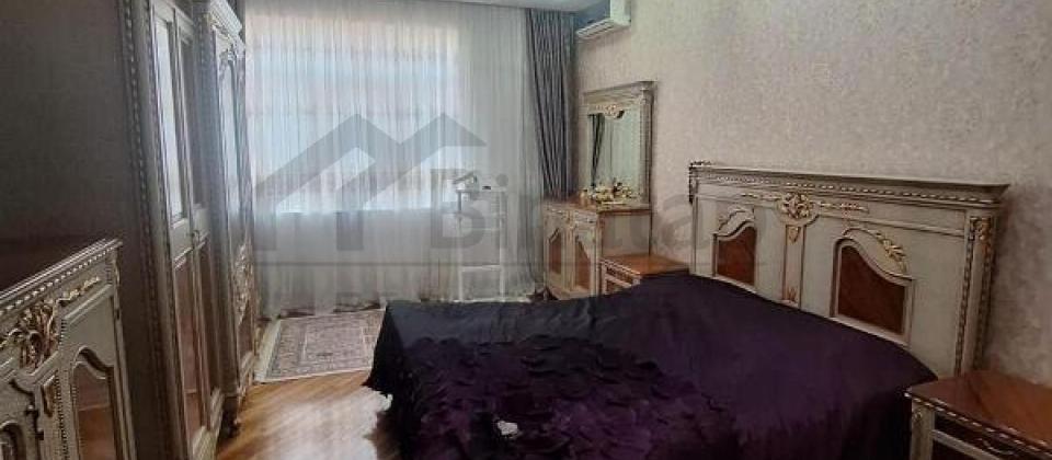 Zoopark, Dede Qorqud, Koala parklari ve 28 May m/s yaxin 4 otaqli menzil satilir/200 kv.m. - 4