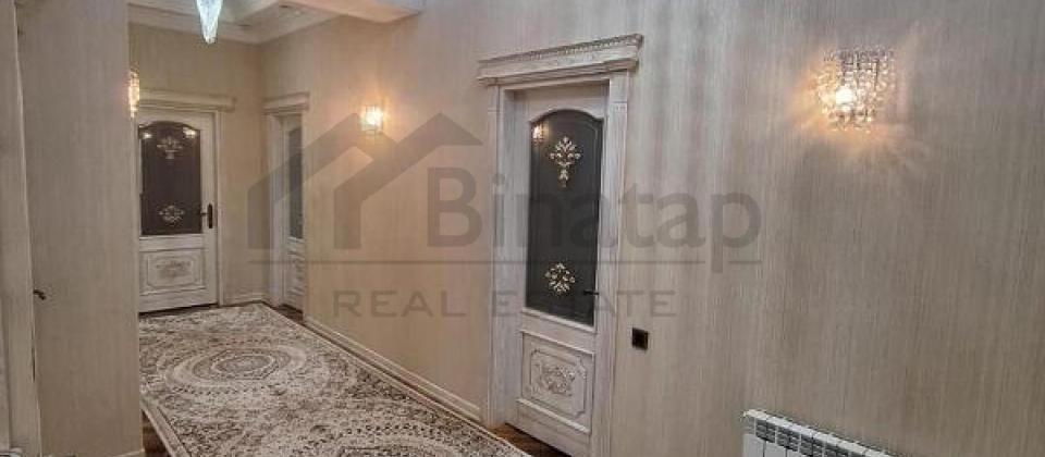 Zoopark, Dede Qorqud, Koala parklari ve 28 May m/s yaxin 4 otaqli menzil satilir/200 kv.m. - 10