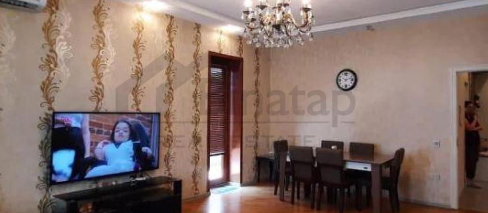 Xarici İshler Nazirliyinin yani, Nizami m/s yaxin 3 otaqli menzil satilir/100 kv.m.