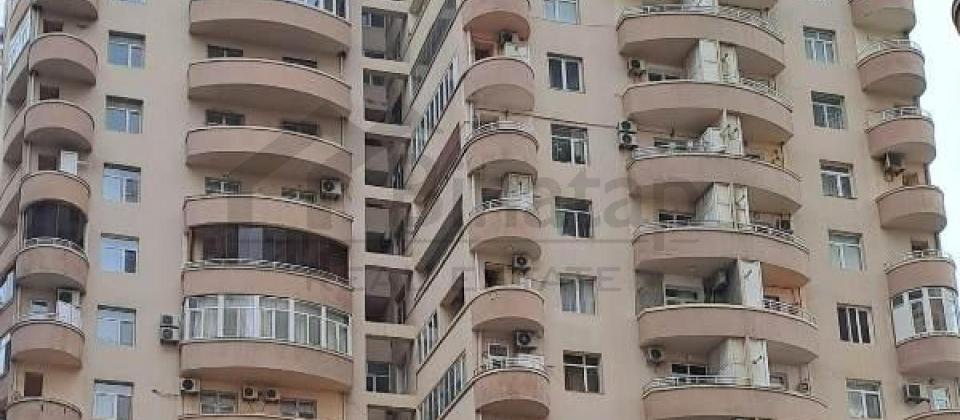 BDU ve Elmler Akademiyasi m/s yaxin 3 otaqli menzil satilir/150 kv.m. - 2