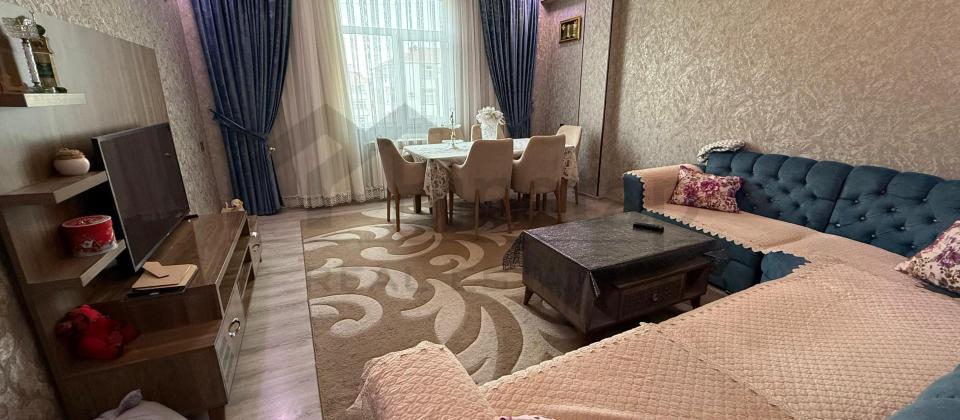 Masazır qəsəbəsi Qurtuluş 93 yaşayış kompleksində əla  təmirli bina evi satılır. - 2