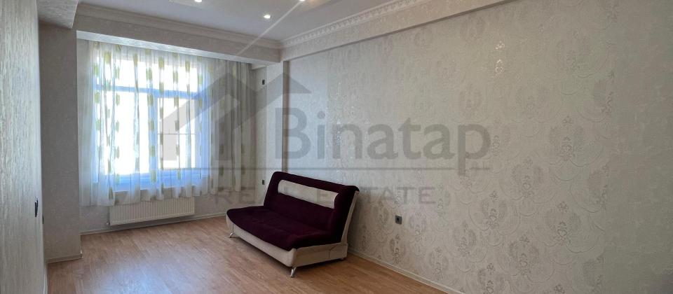 Masazır qəsəbəsi DREAM PARK  yaşayış kompleksində əla təmirli bina evi satılır. - 2