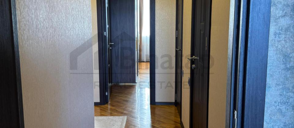 Masazır qəsəbəsi Yeni Bakı yaşayış kompleksində bina evi satılır. - 2