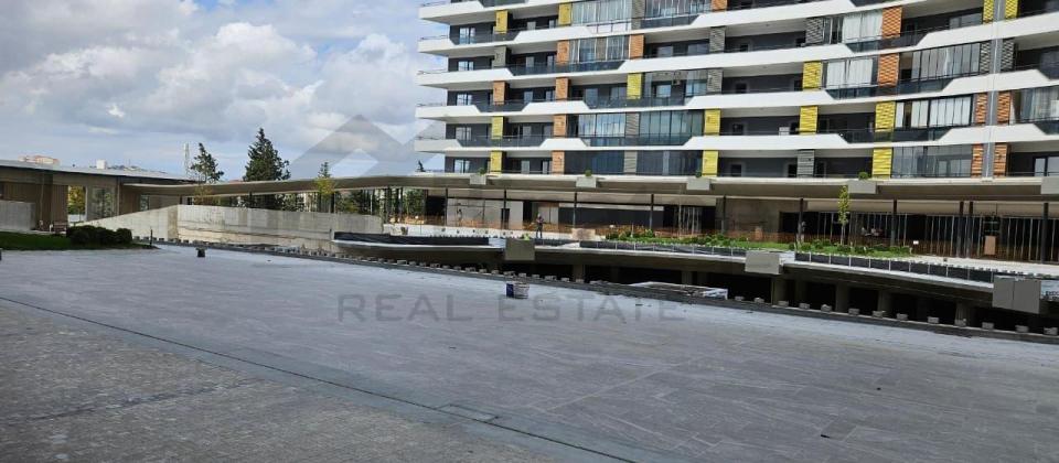 Biləcəri qəsəbəsi GREENVİLLE RECİDENCE yaşayış kompleksində təmirsiz bina evi satılır