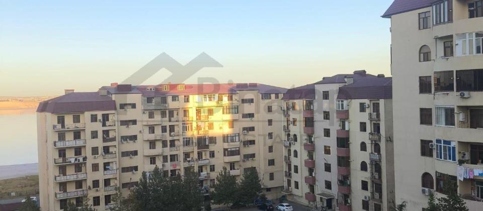 Masazır qəsəbəsi Abşeron city  yaşayış kompleksində bina evi satılır.