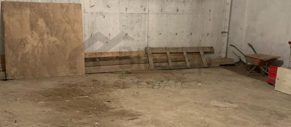 Yeni Yasamal, İnshaatchilar m/s yaxin temirsiz obyekt satilir/55 kv.m. - 2