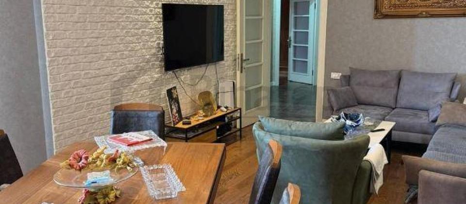 Yashil Ada ushaq bagchasinin yani, 8 Noyabr m/s yaxin 3 otaqli menzil satilir/105 kv.m. - 3