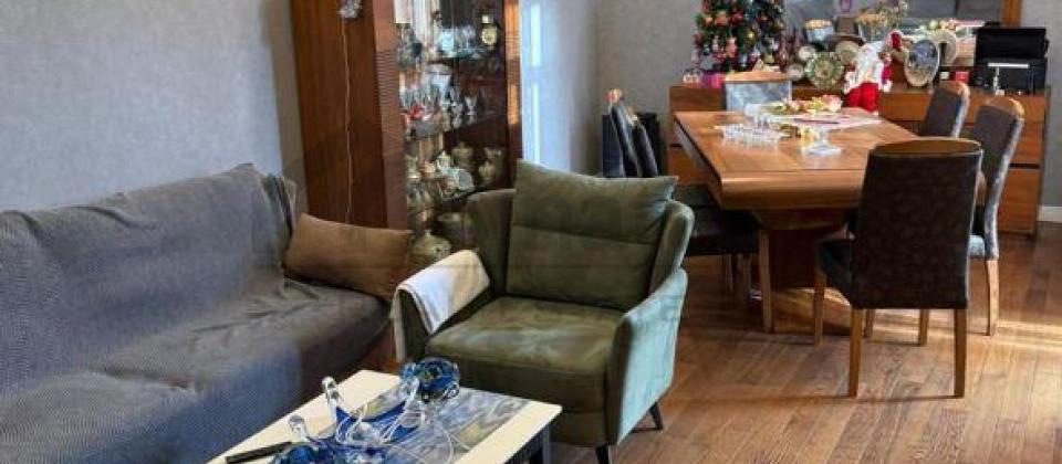 Yashil Ada ushaq bagchasinin yani, 8 Noyabr m/s yaxin 3 otaqli menzil satilir/105 kv.m. - 4