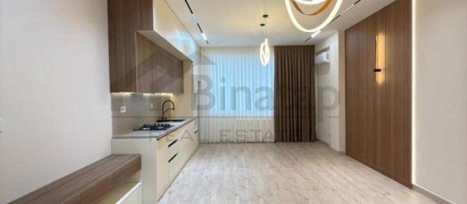 Dede Qorqud ve Pishavari parklarinin yaninda 4 otaqli menzil satilir/142 kv.m.