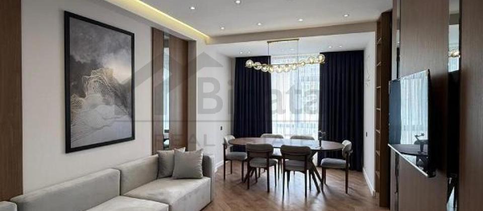 Sherq bazarinin yani, 28 May m/s yaxin 3 otaqli menzil satilir/118 kv.m.