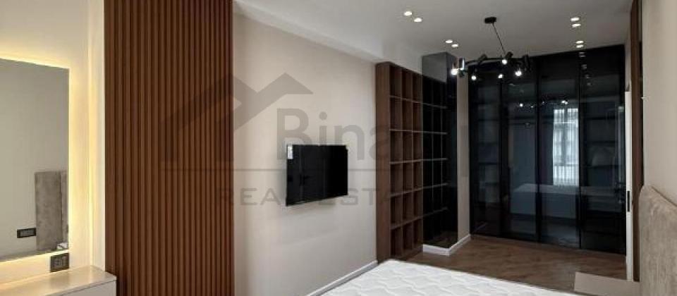 Sherq bazarinin yani, 28 May m/s yaxin 3 otaqli menzil satilir/118 kv.m. - 6