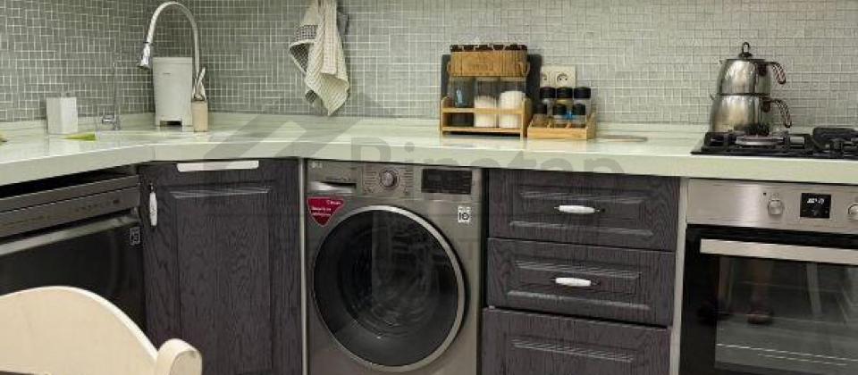 Ayna Sultanova heykelinin yaninda 3 otaqli menzil satilir/100 kv.m. - 10