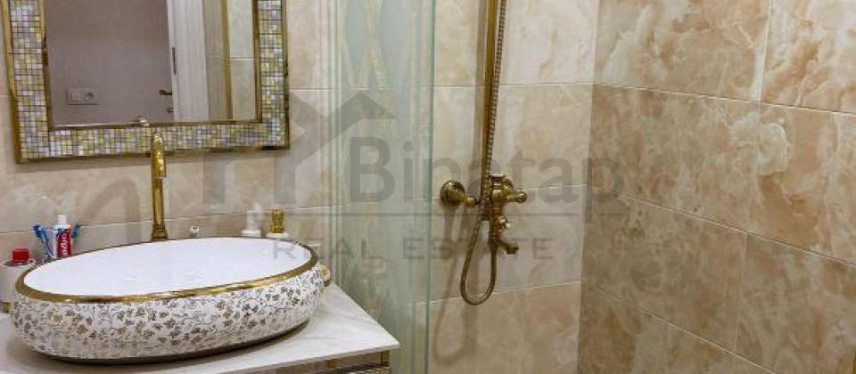 Ayna Sultanova heykelinin yaninda 3 otaqli menzil satilir/100 kv.m. - 15