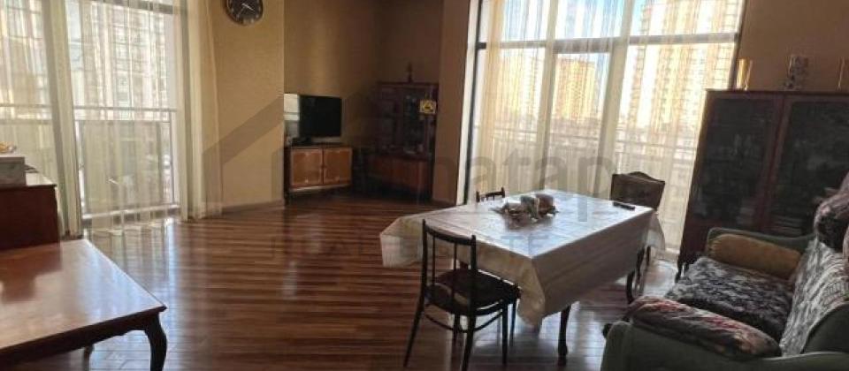 Koroglu ve Koala parklarinin yaninda 3 otaqli menzil satilir/125 kv.m.