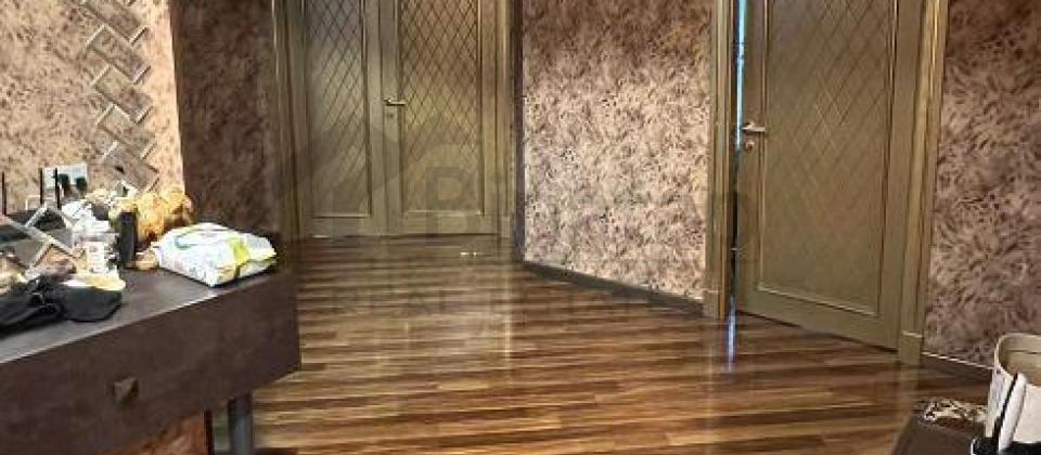 Koroglu ve Koala parklarinin yaninda 3 otaqli menzil satilir/125 kv.m. - 12