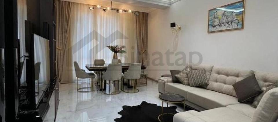 Zumrud Residence'də 4 otaqlı mənzil satılır/142 kv.m.