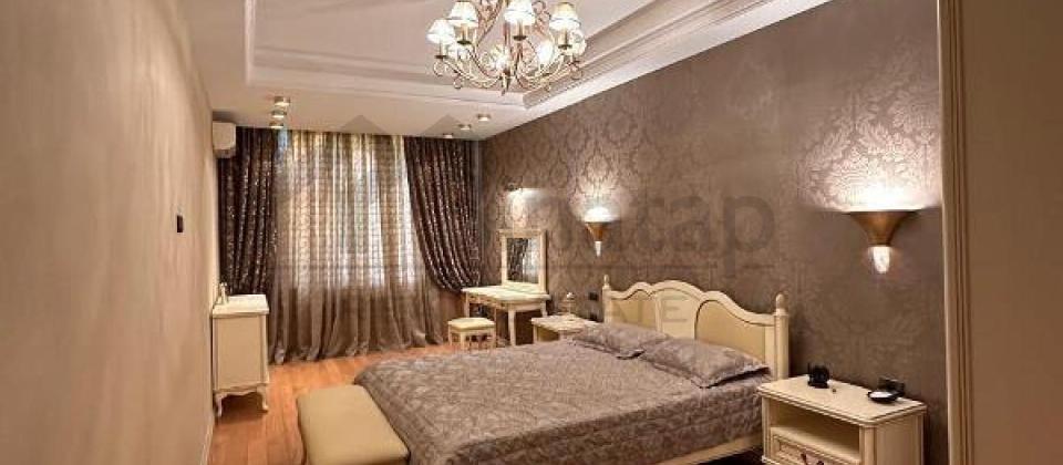 Mərkəzdə..! Heydər Əliyev sarayının yanında 4 otaqlı mənzil satılır/240 kv.m. - 5