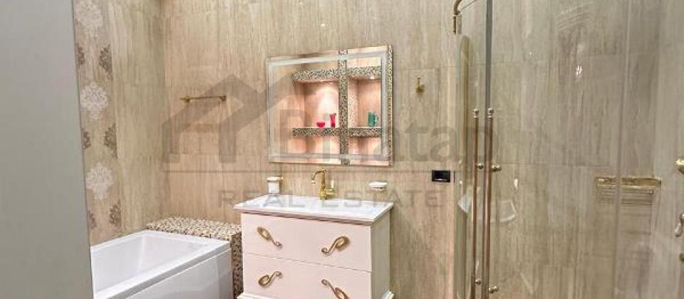 Mərkəzdə..! Heydər Əliyev sarayının yanında 4 otaqlı mənzil satılır/240 kv.m. - 14