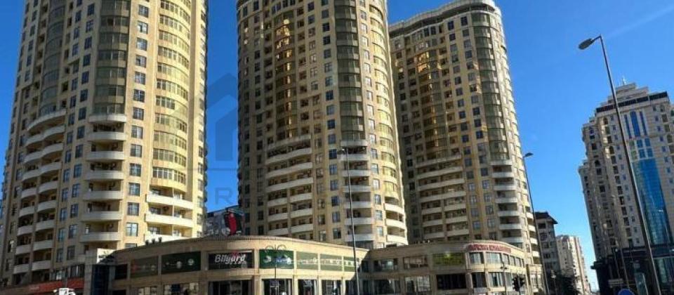 Statistika Komitesinin yani, Nizami m/s yaxin 3 otaqli menzil satilir/135 kv.m. - 2