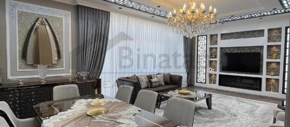 Tbilisi prospekti, 8 Noyabr m/s yaxin 3 otaqli menzil satilir/164 kv.m.