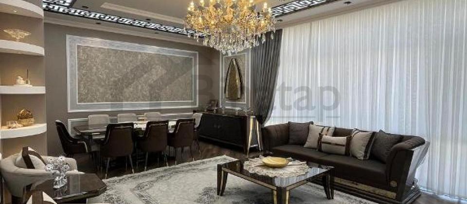 Tbilisi prospekti, 8 Noyabr m/s yaxin 3 otaqli menzil satilir/164 kv.m. - 2