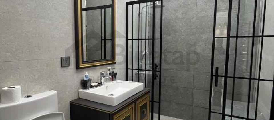 Tbilisi prospekti, 8 Noyabr m/s yaxin 3 otaqli menzil satilir/164 kv.m. - 14