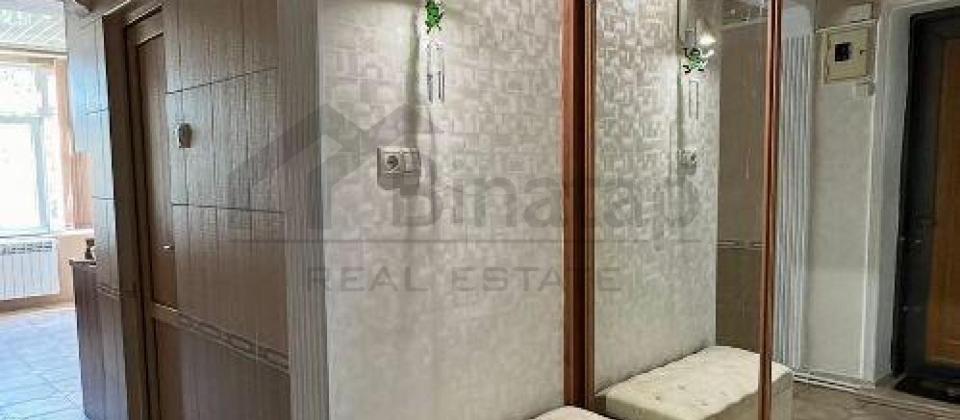 Huseyn Cavid parki ve Elmler Akademiyasi m/s yaxin 2 otaqli menzil kiraye verilir/65 kv.m. - 10