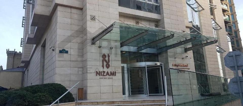 Axundov bagi ve İcherisheher m/s yaxin 4 otaqli menzil satilir/231m2, "Nizami Boutique House"