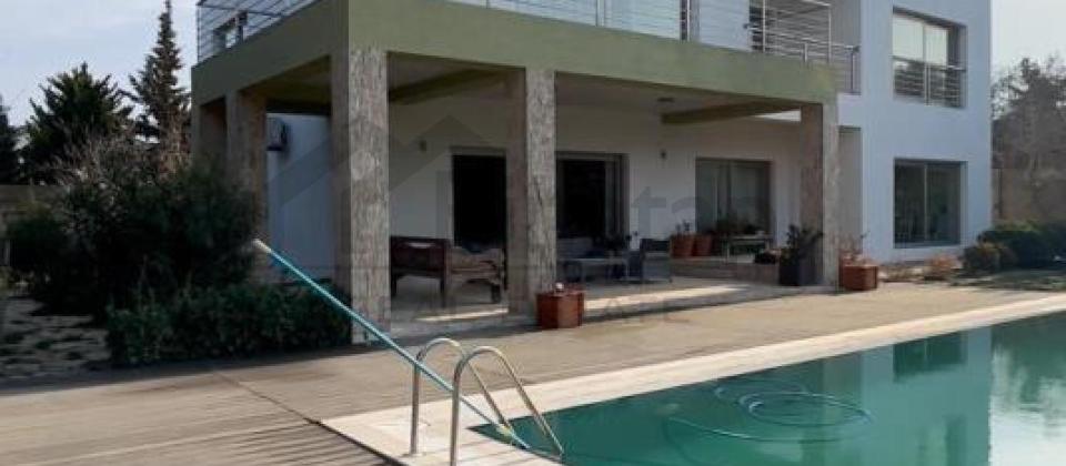 Merdekan qesebesinde mohteshem bag evi satilir/750 kv.m. - 2