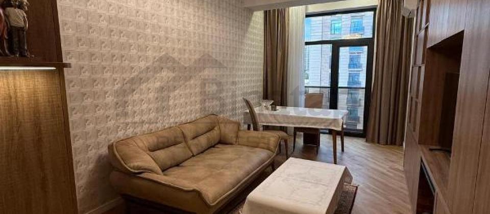 Qish parki, Nizami ve 28 May m/s yaxin 2 otaqli menzil satilir/64 kv.m.