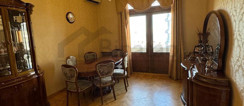 Satılır DƏNİZ PANORAMALI  7 otaqlı köhnə tikili 156 m², Bayıl q. - 2