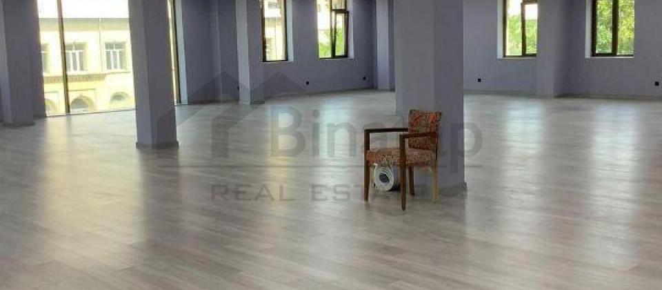 Hesen Eliyev kuçesi (İnqlab), 1№li Asan xidmete yaxin obyekt icareye verilir/1800 kv.m. - 7